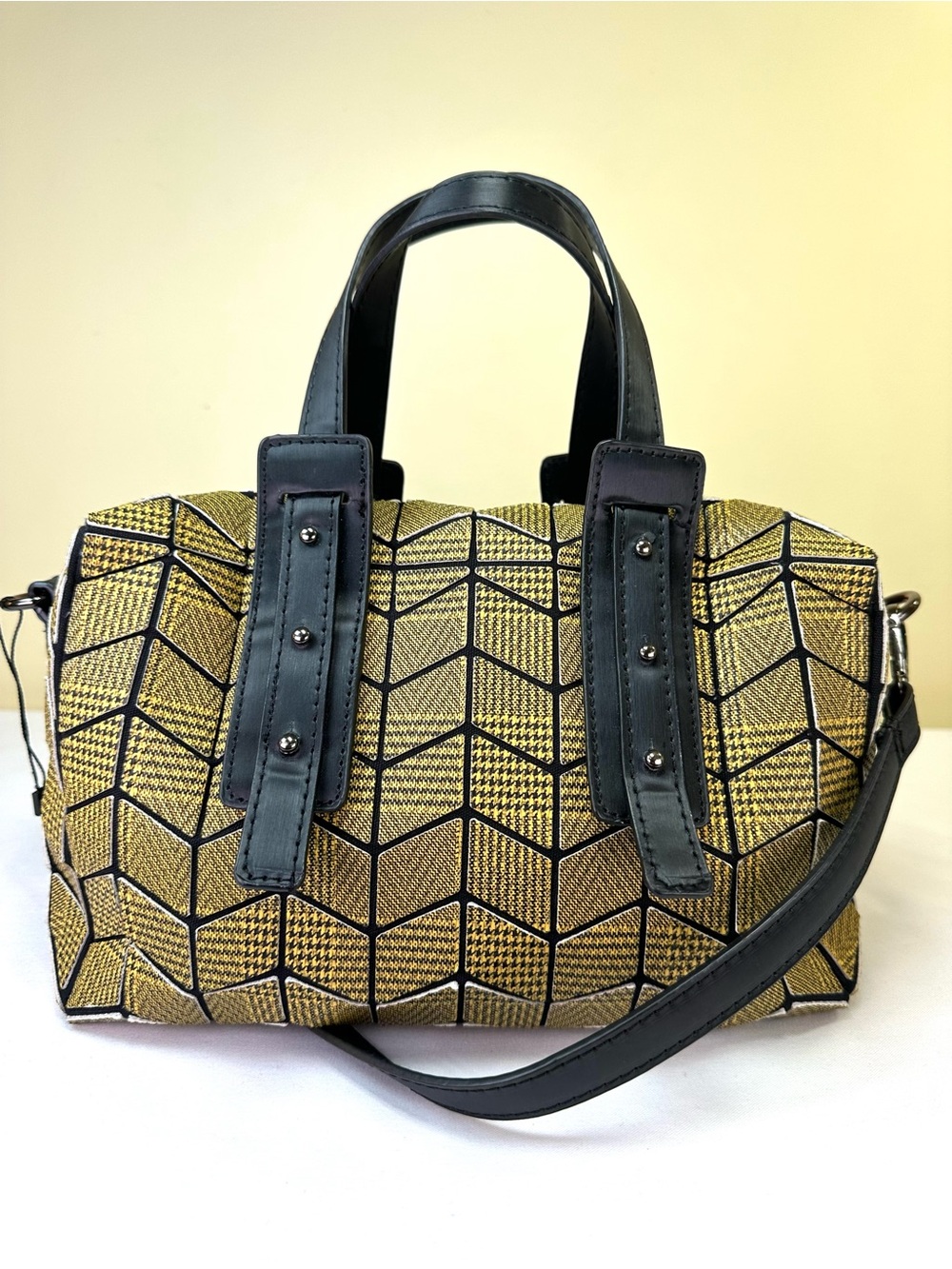 Patrizia Luca geometric black/yellow angular pattern top handle & remov. Strap